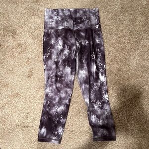 Athleta Salutation capri leggings